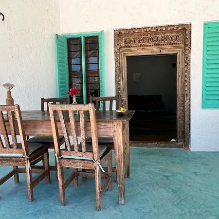 Duara Beach House Hotell Paje Exteriör bild