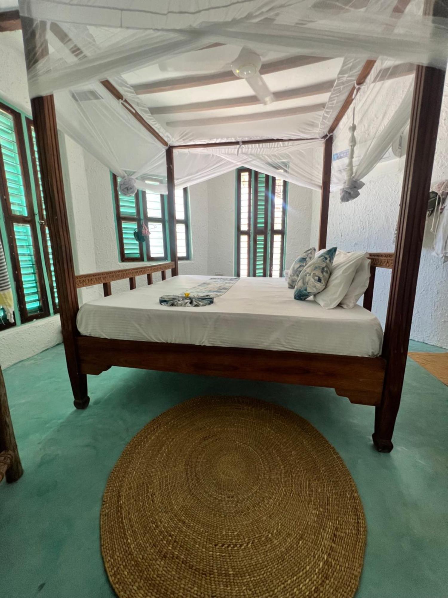 Duara Beach House Hotell Paje Exteriör bild